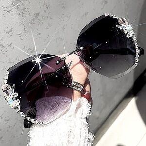 Dark grey tinted crystal rhinestone sunglasses